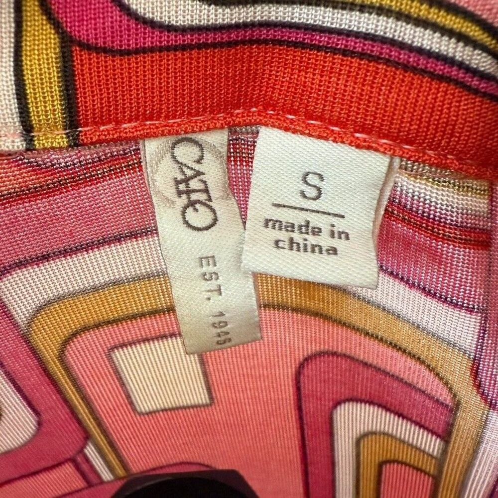 Cato Women’s Ruched Shirt Sz S Pink Red Retro Geo Print Button Down Stretch Top - Picture 5 of 7